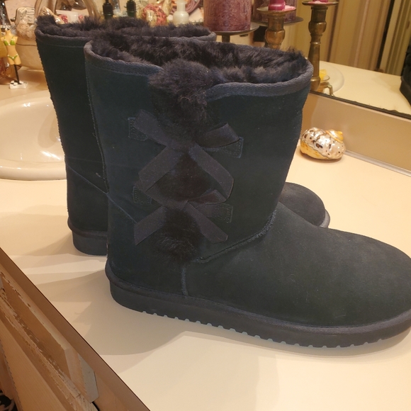 Ugg Koolaburra black fur boots - Picture 2 of 5